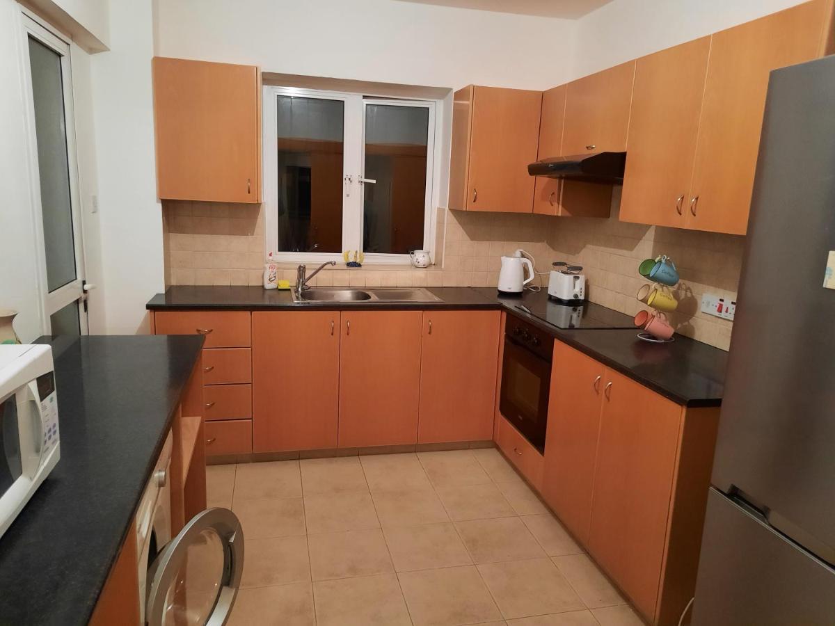 Large Apt 2 Bedrooms Sea View & 2 Balconies Larnaca Extérieur photo