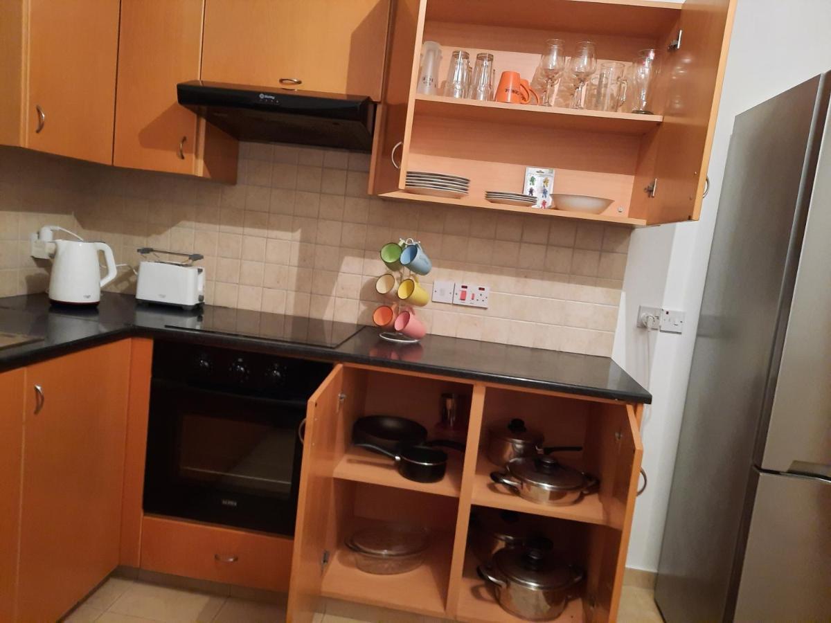 Large Apt 2 Bedrooms Sea View & 2 Balconies Larnaca Extérieur photo